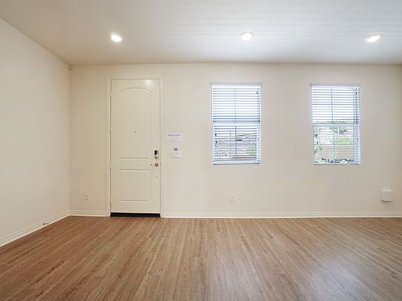 2nd image of 40439 Calle Real