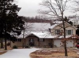 9505 E Vista Dr, Hillsboro, MO 63050