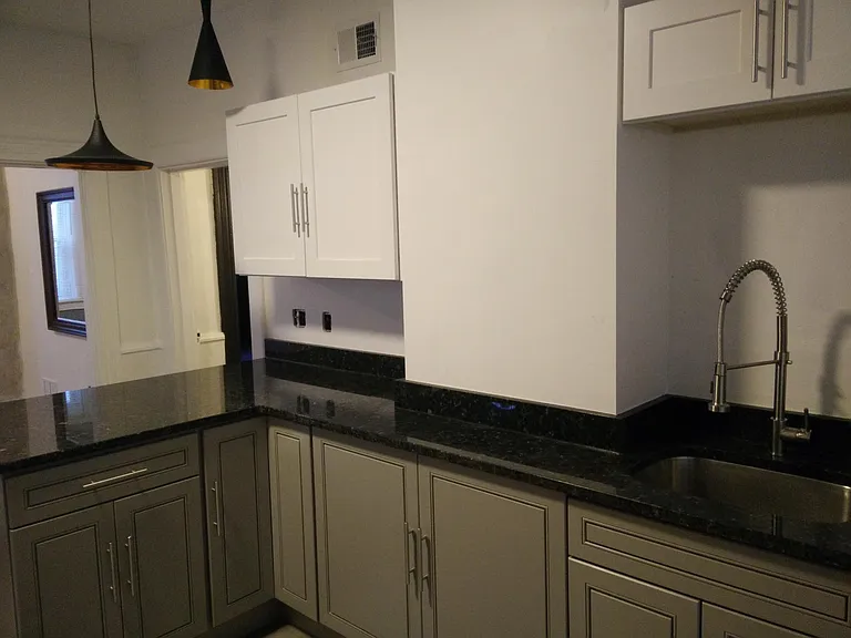 3025 Brereton St #4 — Photo 11