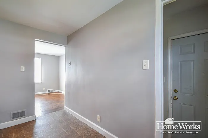 340 S Brook Ave — Photo 5