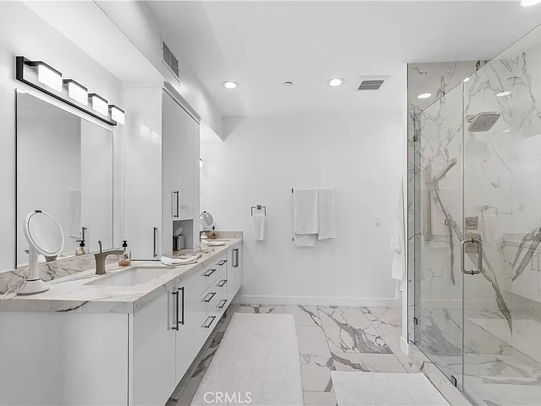 6561 Pickwick St — Photo 14