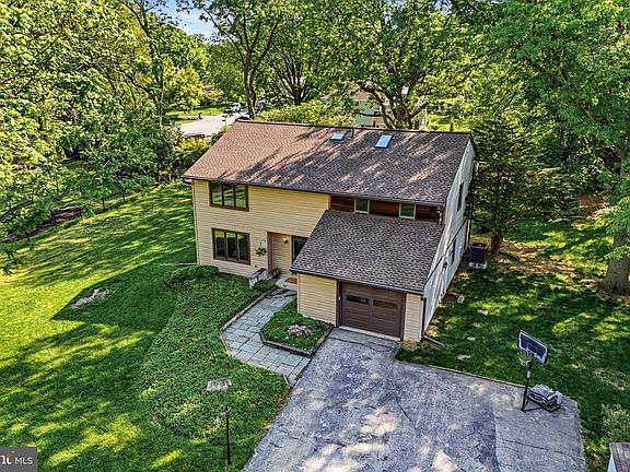 2nd image of 749 Tory Hollow Rd