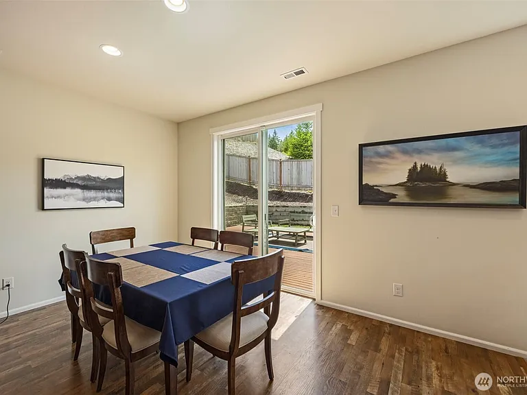6605 Svea Ct NE — Photo 17