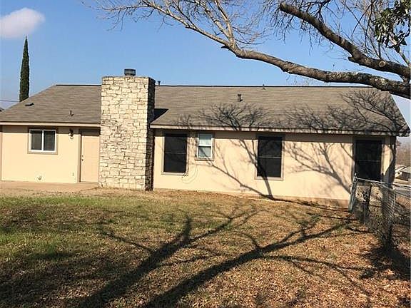 2nd image of 511 Old West Dr
