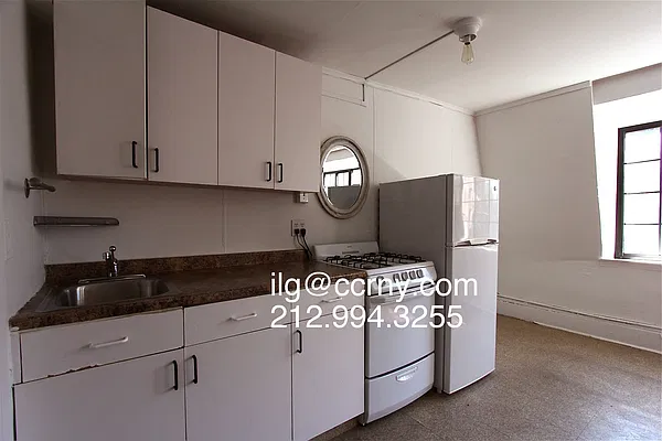 Rented by City Connections Realty | media 5