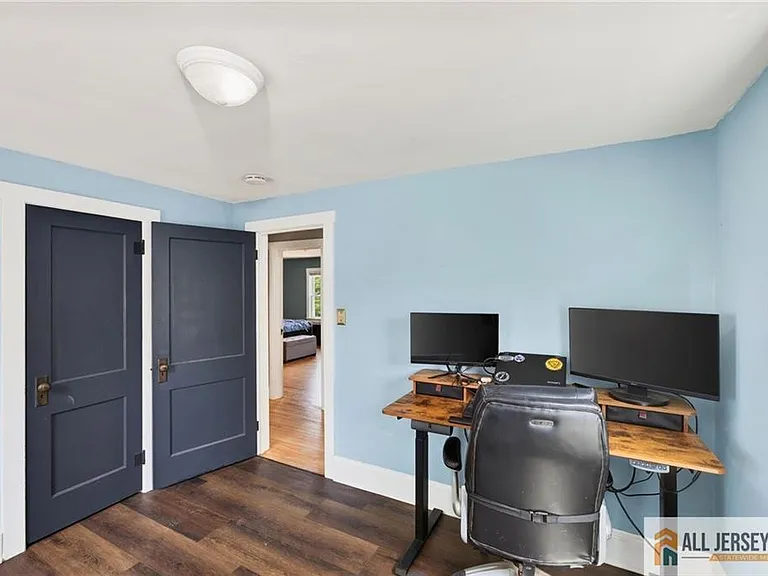 12 Capner St — Photo 17