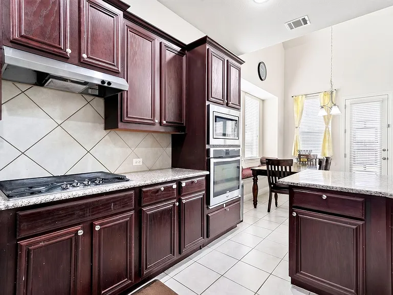 10323 Wedmore Dr — Photo 16