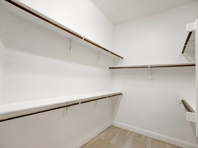 2700 Gladstone Dr — Photo 26