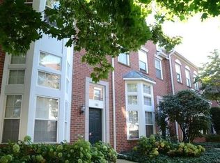 171 N Georgetown Sq, Royal Oak, MI 48067