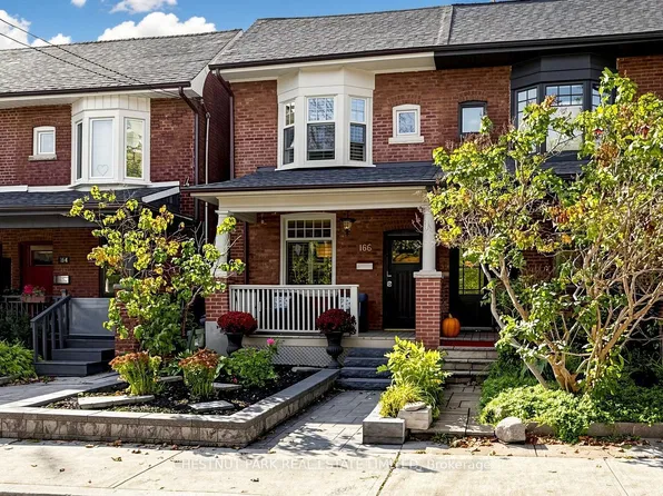 166 Rushton Rd, Toronto, ON M6G 3J1