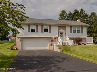 7 Pine Dr, Shavertown, PA 18708