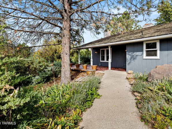 1351 Rosenkranz Rd, Tieton, WA 98947