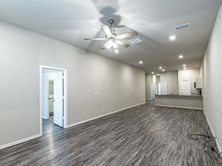 1901 Langford Ave #B — Photo 15