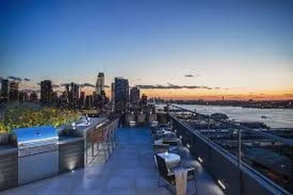 Rented by Bond New York | media 9