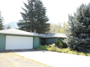 1325 SE Elm Ln, Grants Pass, OR