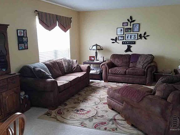 2nd image of 422 Oak Creek Dr
