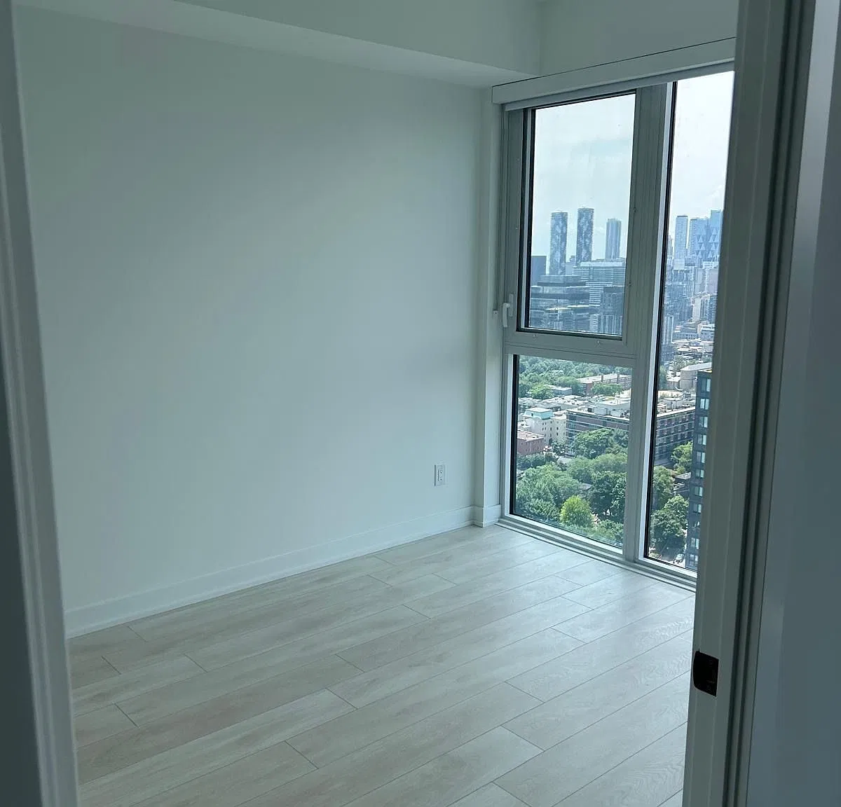 2 bed, $2,400 — Photo 4