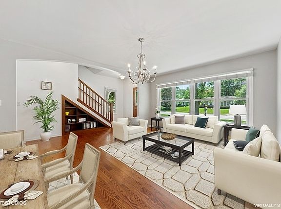 3rd image of 6643 Blackstone Dr