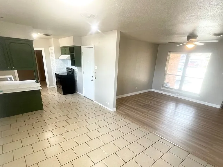 4805 Storey Ave — Photo 3