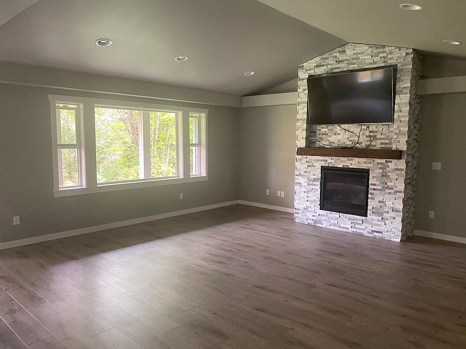 2nd image of 2422 Evans Dr #2422