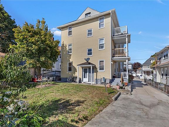 3rd image of 216-218 Sterling Ave