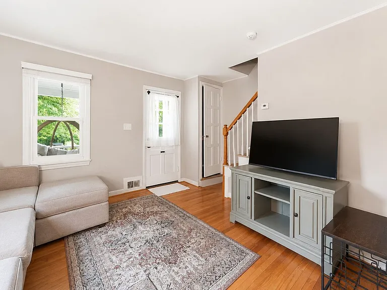 5935 Williamsburg Rd — Photo 2
