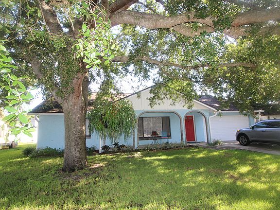 3rd image of 604 English Oaks Dr
