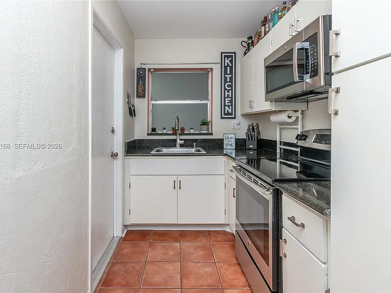1425 Arthur St #409B — Photo 2