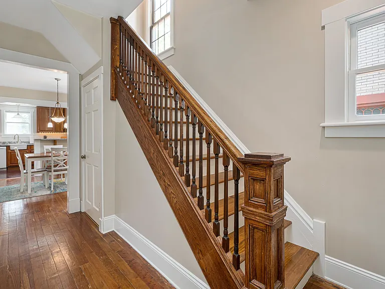 131 E Oakland Ave — Photo 8