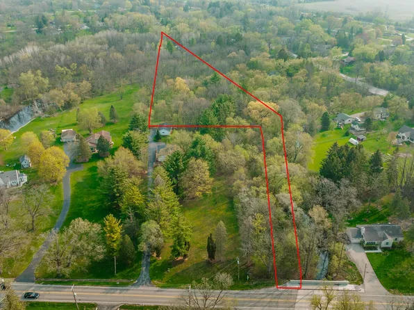 12122 W Saint Martins Rd, Franklin, WI 53132