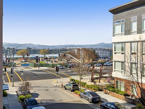 3rd image of 1028 Foster Square Ln Unit 305