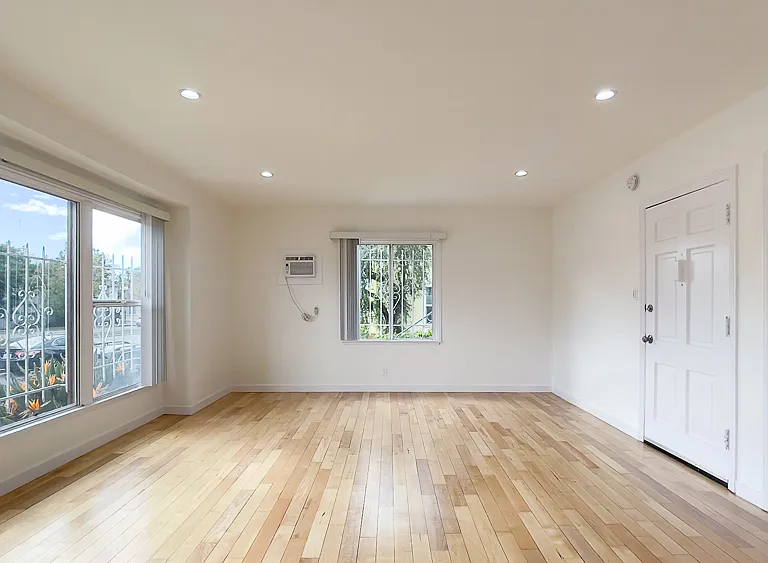 5701 San Vicente Blvd #1 — Photo 7