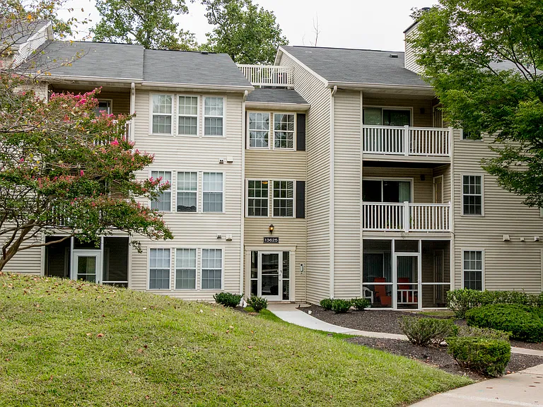 Arcadian Apartments — Photo 3
