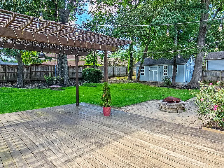 775 Royal Forest Dr — Photo 17