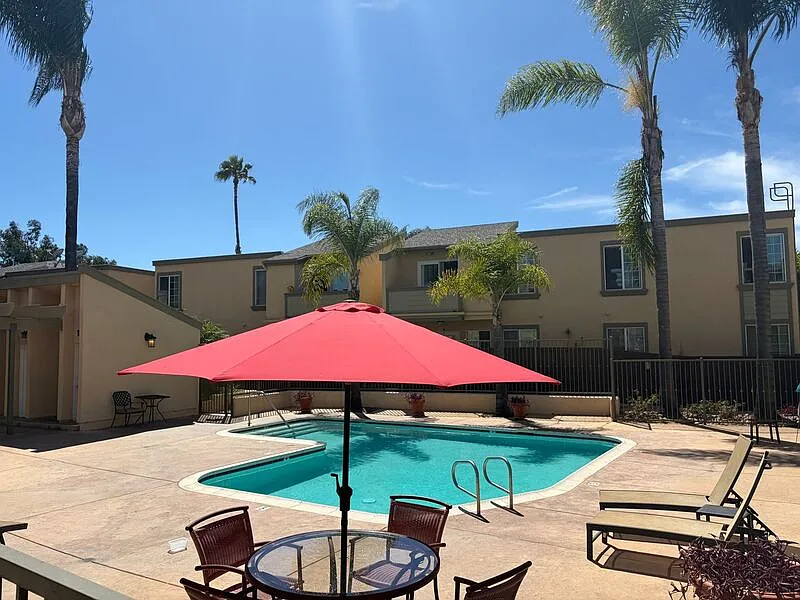 2 bed, 2.0 bath, 1050 sqft, $2,950 — Photo 4