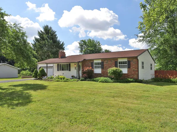 150 Conner Ln, Lewis Center, OH 43035