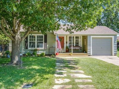 124 NE Haskew St, Burleson, TX, 76028