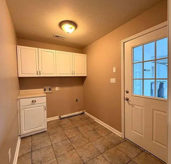 31 Enclave — Photo 19