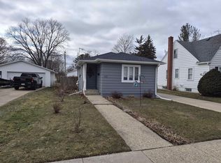 915 Eisenhower Ave, Janesville, WI 53545