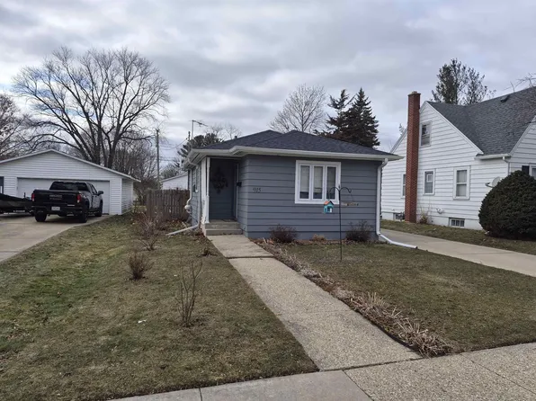 915 Eisenhower Ave, Janesville, WI 53545