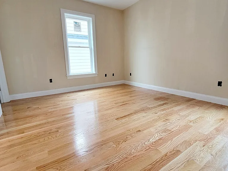 64 Waverly St #2 — Photo 10