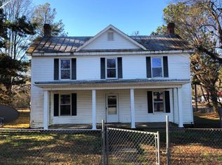 1405 Lunenburg Ave, Victoria, VA 23974