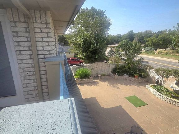 3rd image of 2822 Oak Leaf Cir