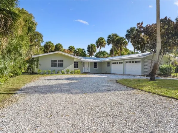 835 Royal Palm Pl, Vero Beach, FL 32960