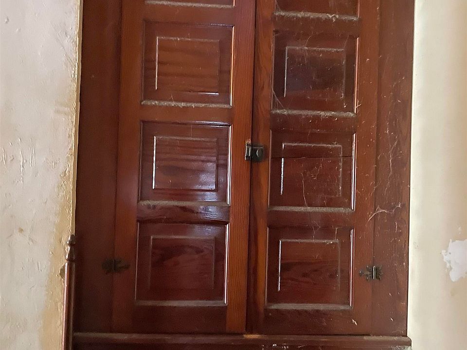 1102 Iowa St, Dysart, IA 52224 Zillow