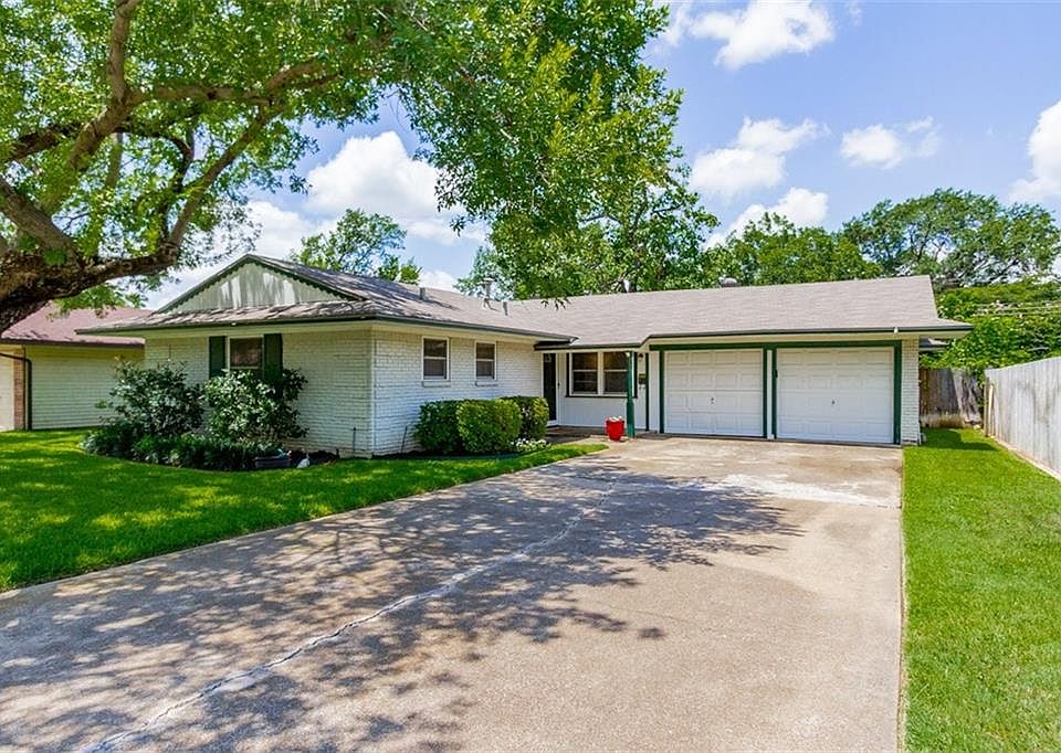 1st image of 810 Ravenwood Dr