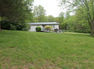 352 Del Vista Dr, Villa Ridge, MO 63089