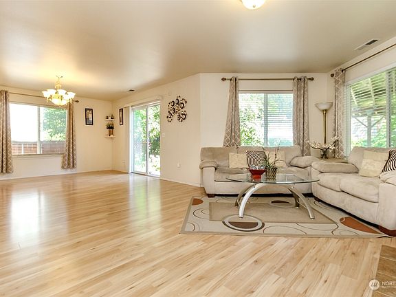 5th image of 33416 38 Avenue S