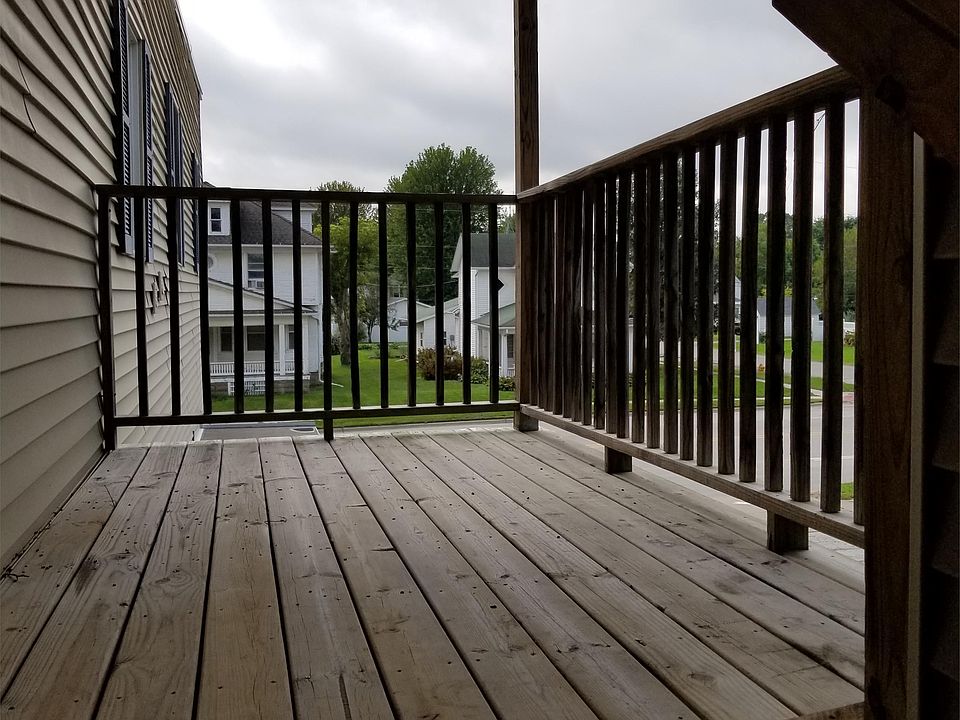 1st image of 708 E Washington St APT 4