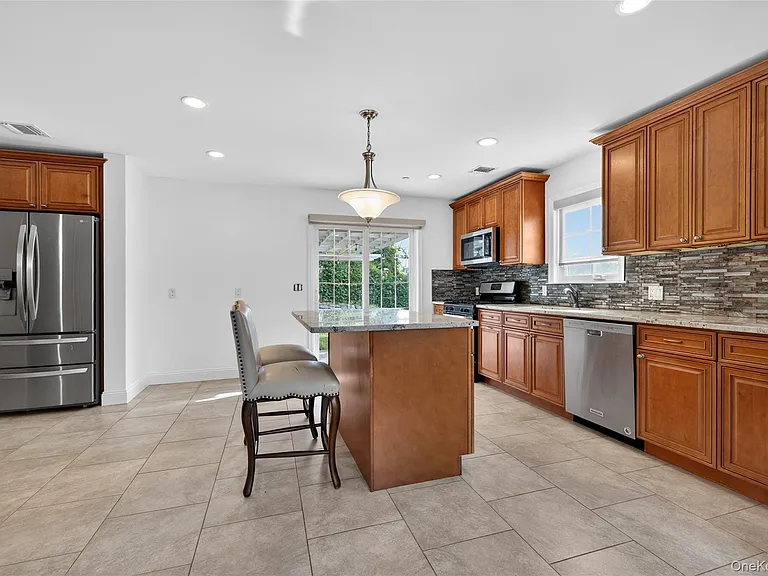 8 Lee Gray Ct — Photo 14